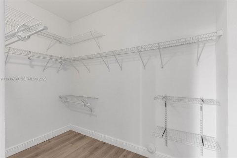 Townhouse in Doral, Florida 3 bedrooms, 170.75 sq.m. № 1994739 - photo 26