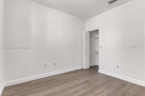 Townhouse in Doral, Florida 3 bedrooms, 170.75 sq.m. № 1994739 - photo 18