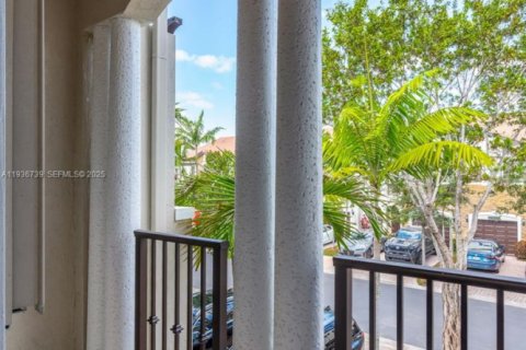 Townhouse in Doral, Florida 3 bedrooms, 170.75 sq.m. № 1994739 - photo 22