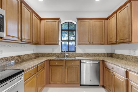 Townhouse in Doral, Florida 3 bedrooms, 170.75 sq.m. № 1994739 - photo 6