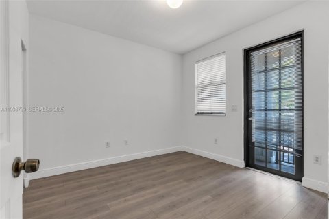 Townhouse in Doral, Florida 3 bedrooms, 170.75 sq.m. № 1994739 - photo 20