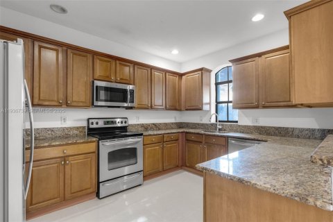 Townhouse in Doral, Florida 3 bedrooms, 170.75 sq.m. № 1994739 - photo 5
