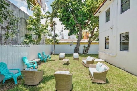 Propiedad comercial en venta en Miami, Florida, 261.61 m2 № 1947752 - foto 10