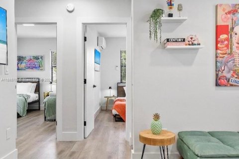 Propiedad comercial en venta en Miami, Florida, 261.61 m2 № 1947752 - foto 3