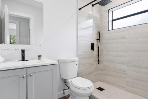 Propiedad comercial en venta en Miami, Florida, 261.61 m2 № 1947752 - foto 2