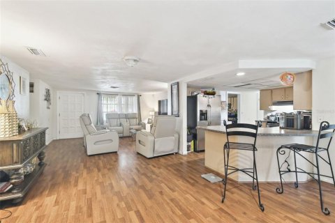 House in Port Richey, Florida 3 bedrooms, 144.93 sq.m. № 1732890 - photo 21