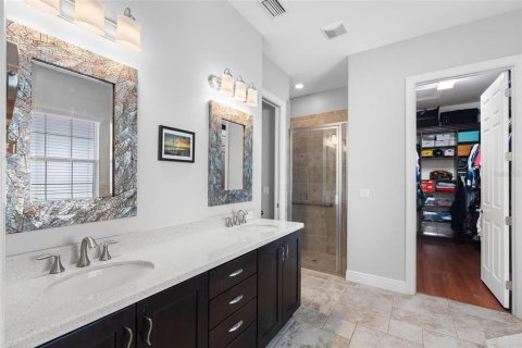 House in Tampa, Florida 4 bedrooms, 218.32 sq.m. № 2393898 - photo 27