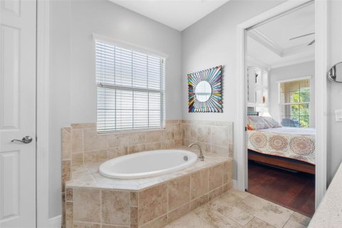 House in Tampa, Florida 4 bedrooms, 218.32 sq.m. № 2393898 - photo 25