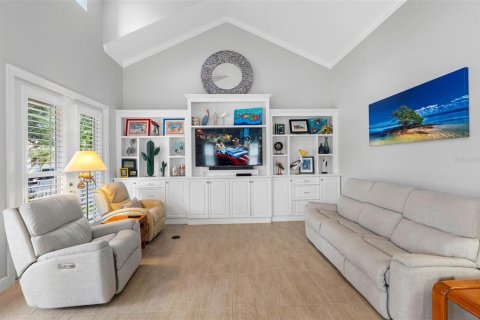 House in Tampa, Florida 4 bedrooms, 218.32 sq.m. № 2393898 - photo 6