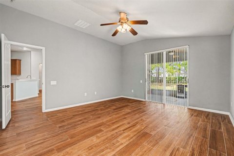 House in Land O' Lakes, Florida 4 bedrooms, 235.41 sq.m. № 2155932 - photo 24