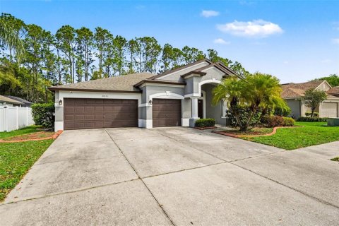 House in Land O' Lakes, Florida 4 bedrooms, 235.41 sq.m. № 2155932 - photo 2