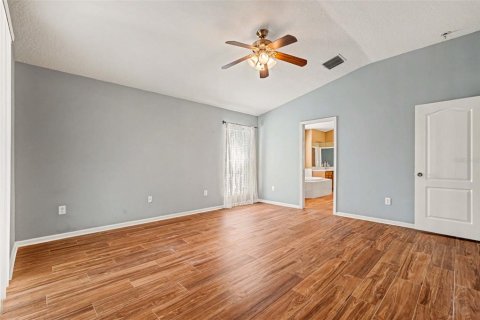 House in Land O' Lakes, Florida 4 bedrooms, 235.41 sq.m. № 2155932 - photo 26