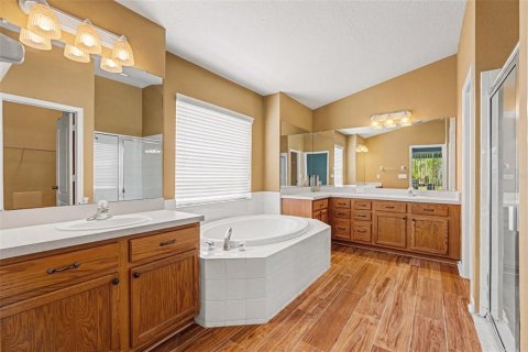 House in Land O' Lakes, Florida 4 bedrooms, 235.41 sq.m. № 2155932 - photo 27