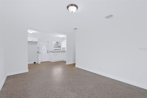 Villa ou maison à vendre à Tampa, Floride: 3 chambres, 78.04 m2 № 2397023 - photo 9