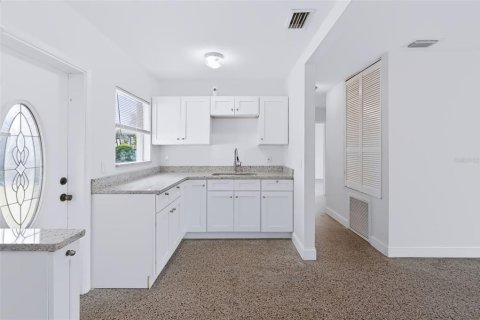Villa ou maison à vendre à Tampa, Floride: 3 chambres, 78.04 m2 № 2397023 - photo 14