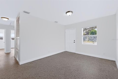 Villa ou maison à vendre à Tampa, Floride: 3 chambres, 78.04 m2 № 2397023 - photo 8
