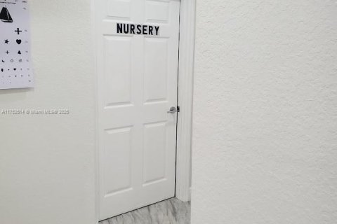 Купить коммерческую недвижимость в Плантация, Флорида № 1977223 - фото 10