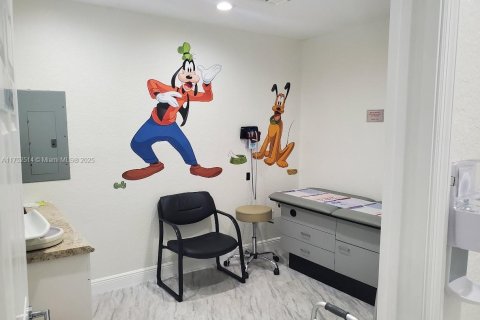 Купить коммерческую недвижимость в Плантация, Флорида № 1977223 - фото 8