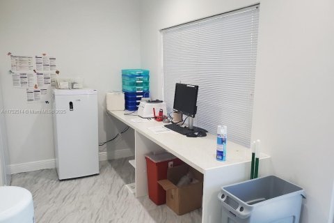 Купить коммерческую недвижимость в Плантация, Флорида № 1977223 - фото 30