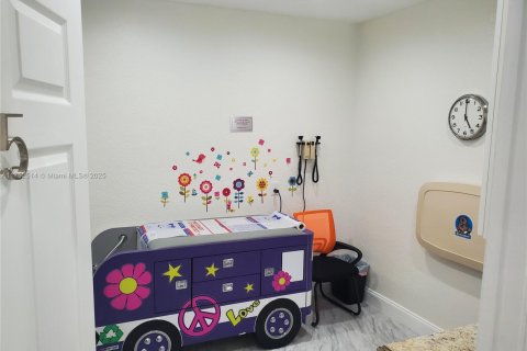 Купить коммерческую недвижимость в Плантация, Флорида № 1977223 - фото 24