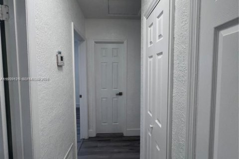 Villa ou maison à louer à Miami Gardens, Floride: 3 chambres № 1996826 - photo 18