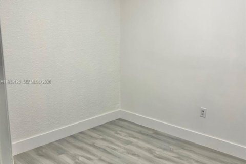 Villa ou maison à louer à Miami Gardens, Floride: 3 chambres № 1996826 - photo 11