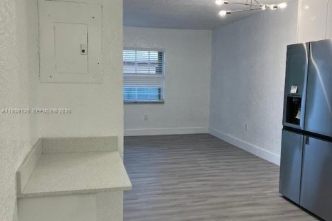 Villa ou maison à louer à Miami Gardens, Floride: 3 chambres № 1996826 - photo 16