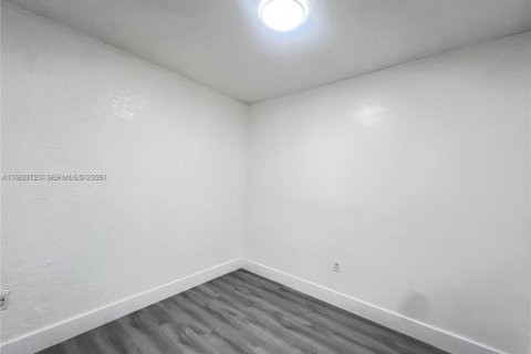 Villa ou maison à louer à Miami Gardens, Floride: 3 chambres № 1996826 - photo 12