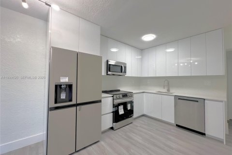 Villa ou maison à louer à Miami Gardens, Floride: 3 chambres № 1996826 - photo 4