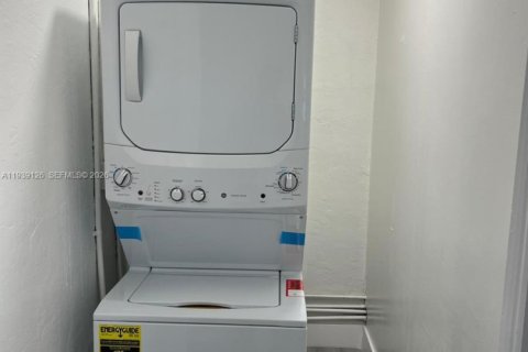 Villa ou maison à louer à Miami Gardens, Floride: 3 chambres № 1996826 - photo 14