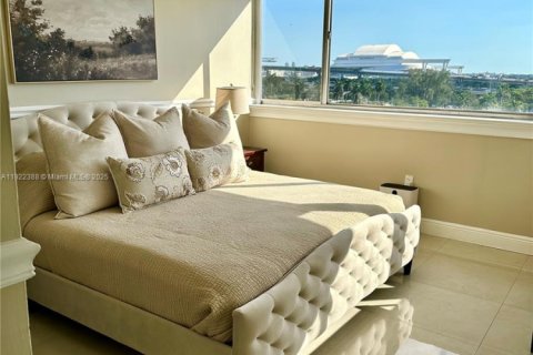 Снять в аренду кондоминиум в Майами, Флорида 2 спальни, 82.03м2, № 1977122 - фото 7