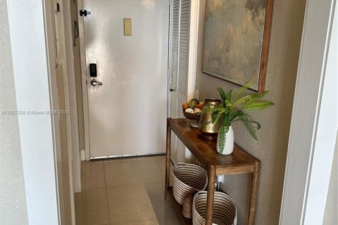 Снять в аренду кондоминиум в Майами, Флорида 2 спальни, 82.03м2, № 1977122 - фото 15