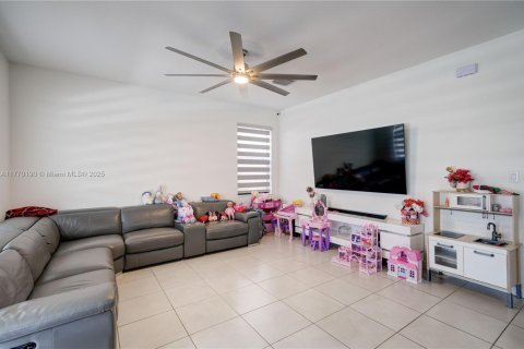 Casa en venta en Homestead, Florida, 4 dormitorios, 224.08 m2 № 1617784 - foto 16