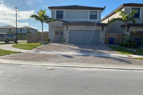 Casa en venta en Homestead, Florida, 4 dormitorios, 224.08 m2 № 1617784 - foto 1