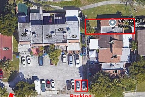 Снять в аренду таунхаус в Майами, Флорида 2 спальни, 85.93м2, № 1998001 - фото 4