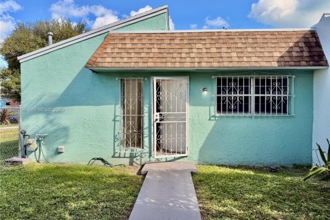 Adosado en Miami, Florida 2 dormitorios, 85.93 m2 № 1998001