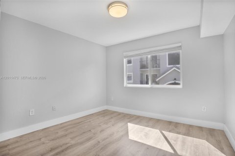 Condominio en alquiler en Homestead, Florida, 2 dormitorios, 83.61 m2 № 2075210 - foto 13
