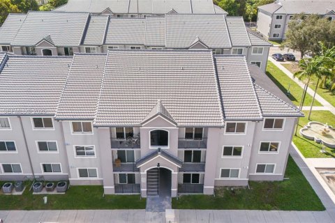 Condominio en alquiler en Homestead, Florida, 2 dormitorios, 83.61 m2 № 2075210 - foto 3