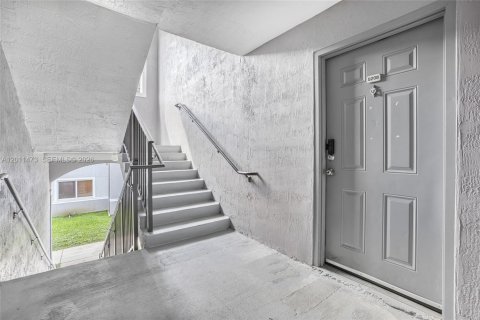 Condominio en alquiler en Homestead, Florida, 2 dormitorios, 83.61 m2 № 2075210 - foto 4