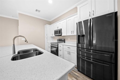 Casa en venta en Wildwood, Florida, 3 dormitorios, 149.67 m2 № 1749496 - foto 3