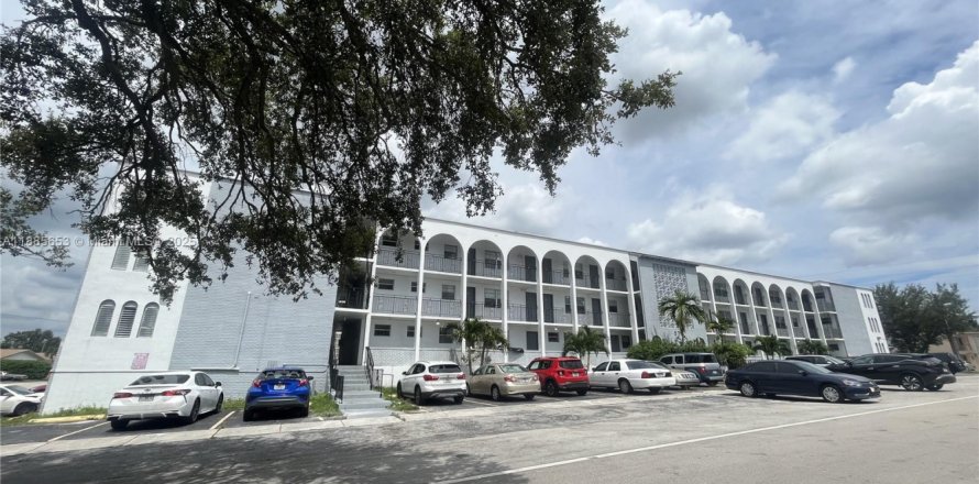 Estudio en North Miami, Florida № 1932482
