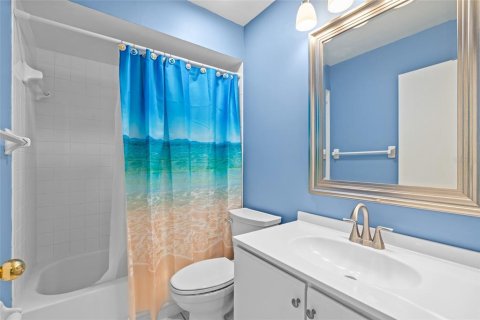 Condo in Fort Myers, Florida, 2 bedrooms  № 1640044 - photo 9