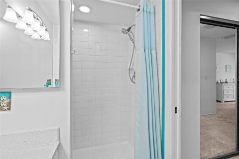 Condo in Fort Myers, Florida, 2 bedrooms  № 1640044 - photo 5