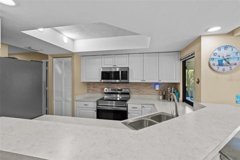 Condo in Fort Myers, Florida, 2 bedrooms  № 1640044 - photo 25