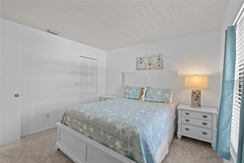Condo in Fort Myers, Florida, 2 bedrooms  № 1640044 - photo 8