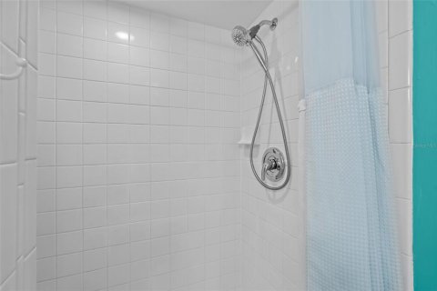 Condo in Fort Myers, Florida, 2 bedrooms  № 1640044 - photo 6
