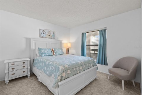Condo in Fort Myers, Florida, 2 bedrooms  № 1640044 - photo 7
