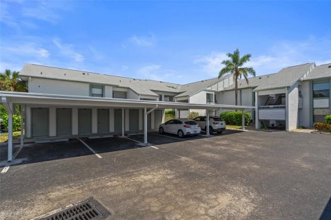 Condo in Fort Myers, Florida, 2 bedrooms  № 1640044 - photo 15