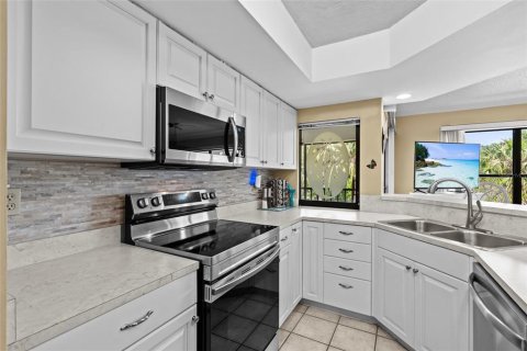 Condo in Fort Myers, Florida, 2 bedrooms  № 1640044 - photo 26