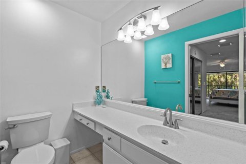 Condo in Fort Myers, Florida, 2 bedrooms  № 1640044 - photo 4